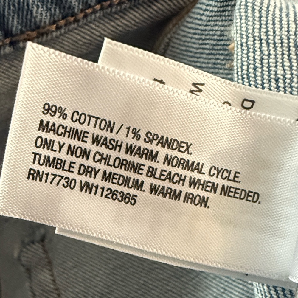 Universal Thread Women's Mid-Rise 80s Slim Leg Jeans Light Blue Wash Size 4 - Picture 8 of 10